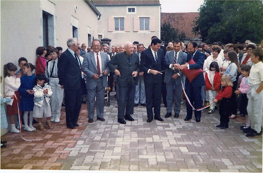 Inauguration salle polyvalente en1985