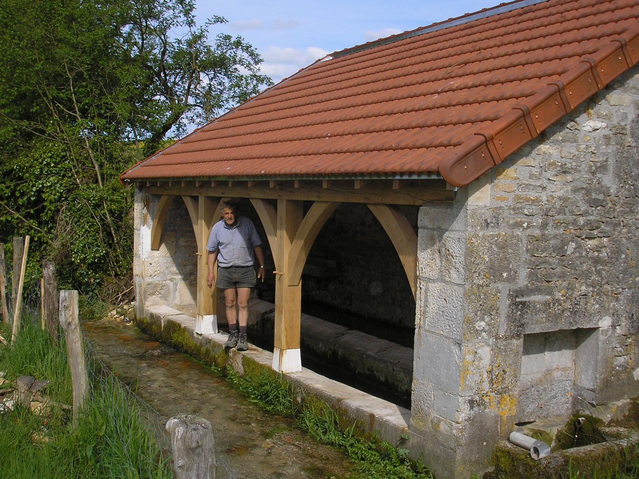 Le lavoir est rénové mai-2015