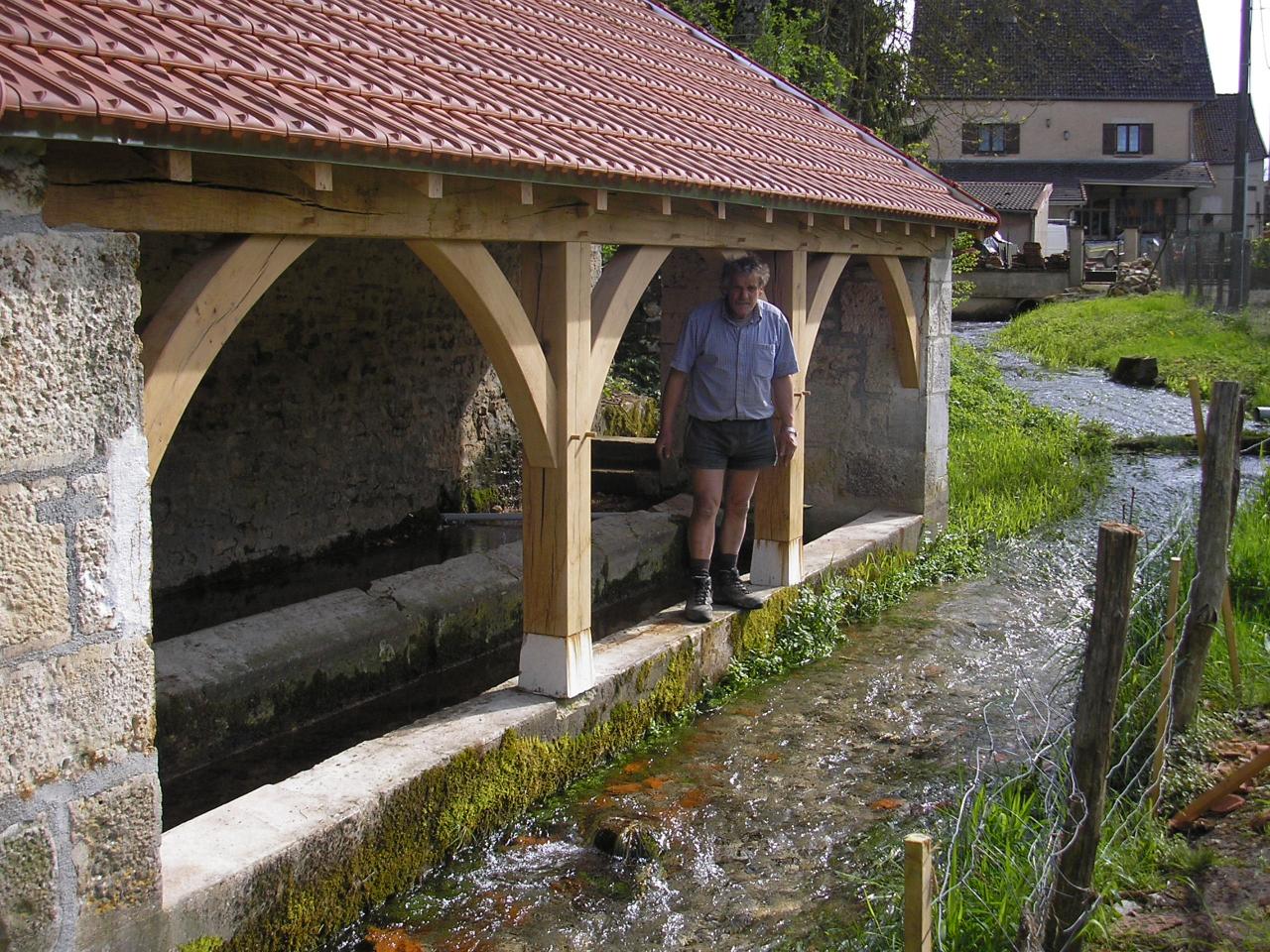 Le lavoir est rénové mai-2015