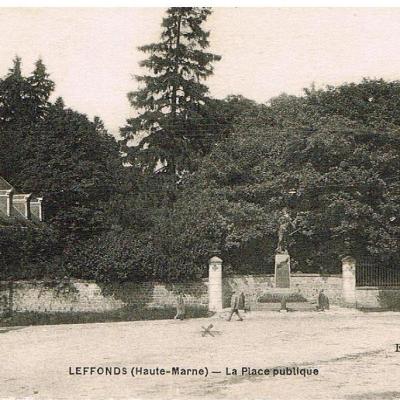 La place et le monument