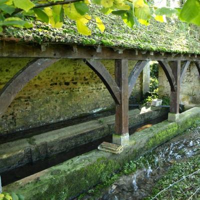 Leffonds la fontaine des Commes