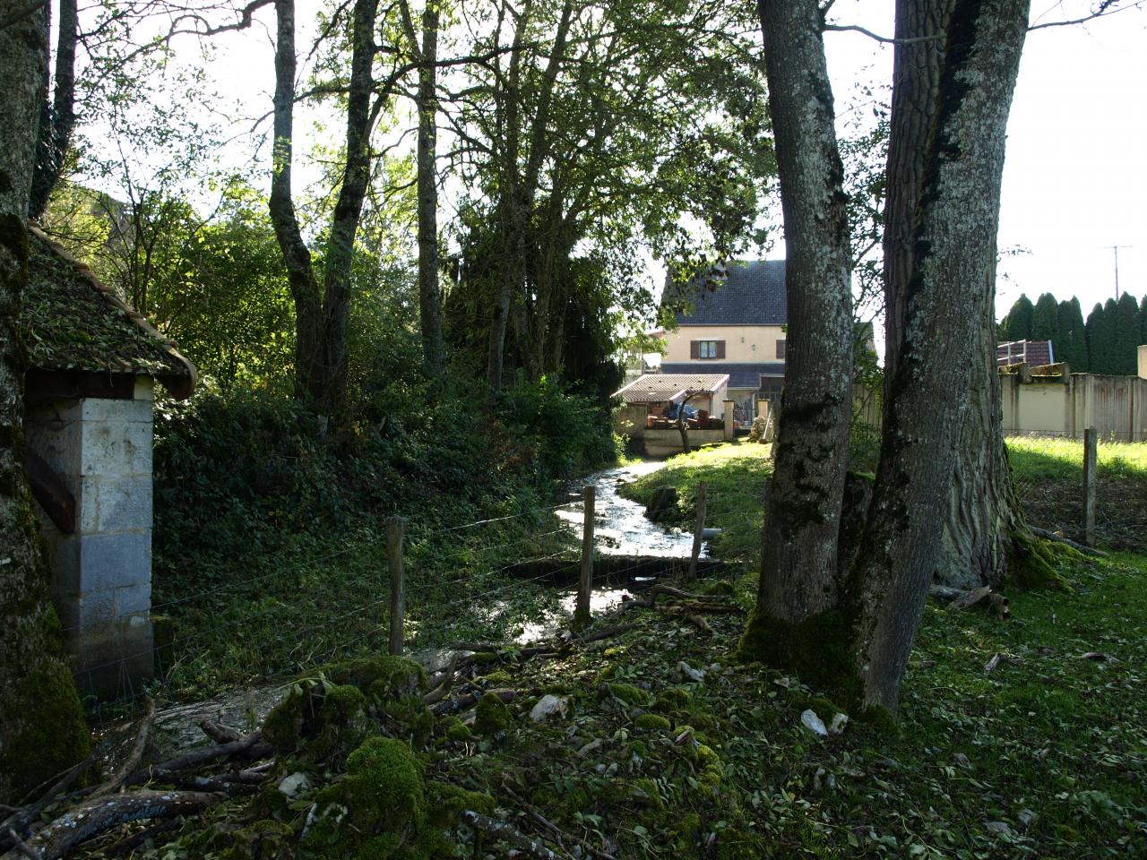 Vers la fontaine