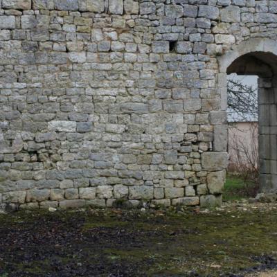 Vestige de l'ancienne enceinte de la commanderie