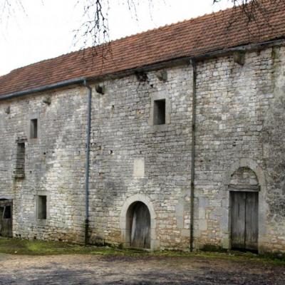 L'hôtellerie réfectoire et le logis canonial(XI et XIIe siècle)