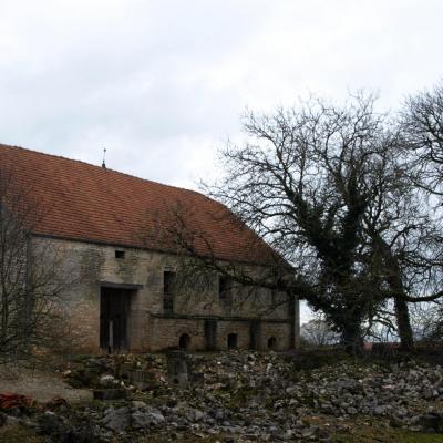 Les vestiges de l'ancienne maison forte(v. 1500)