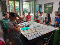Visite d'un atelier de peinture et son artiste