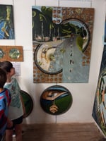 Visite d'un atelier de peinture et son artiste