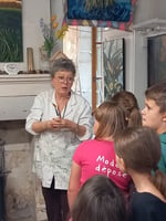 Visite d'un atelier de peinture et son artiste