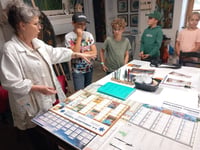 Visite d'un atelier de peinture et son artiste