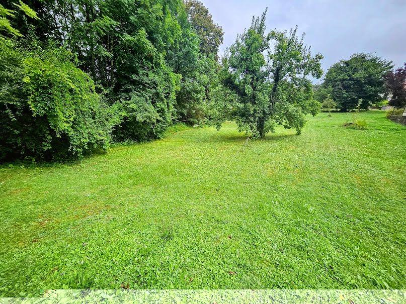 Beau terrain constructible à Leffonds